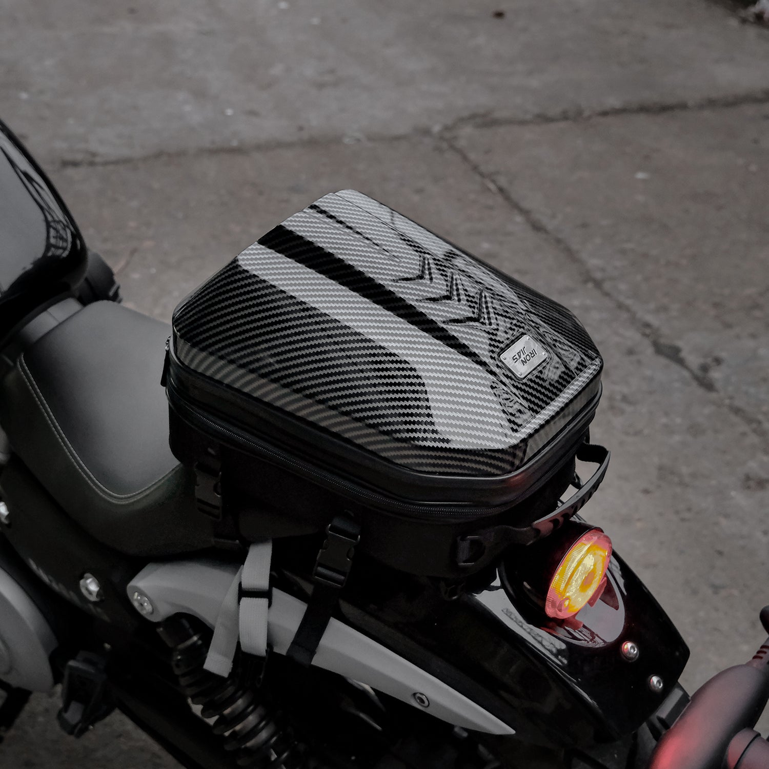 Sac de Siège/Sac de Moto - Double Usage Sac à Dos pour Moto Sac à Bagages  Étanche Sac de Rangement pour Casque de Moto argent