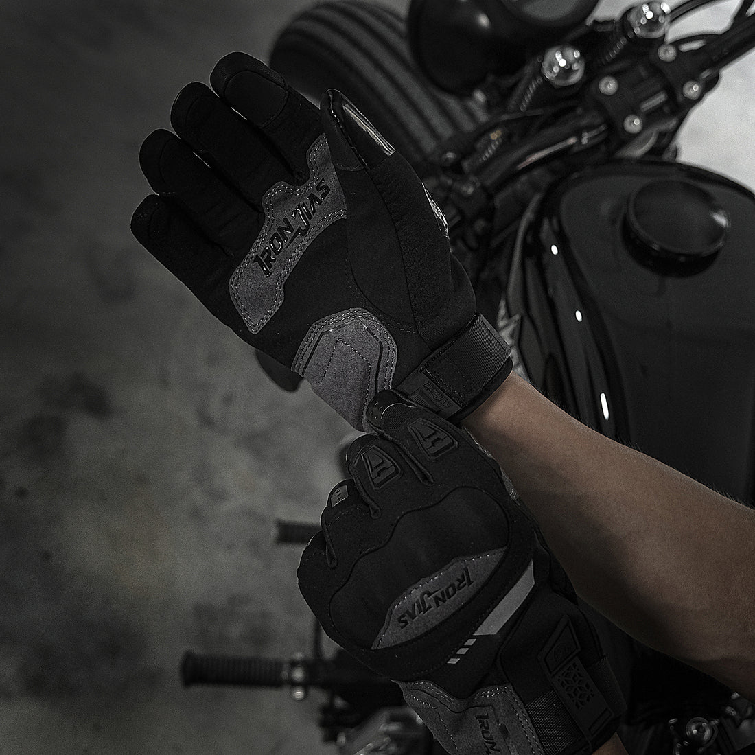 Best Heated Motorcycle Gloves: Electric Gloves For Cold Weather – IRONJIAS